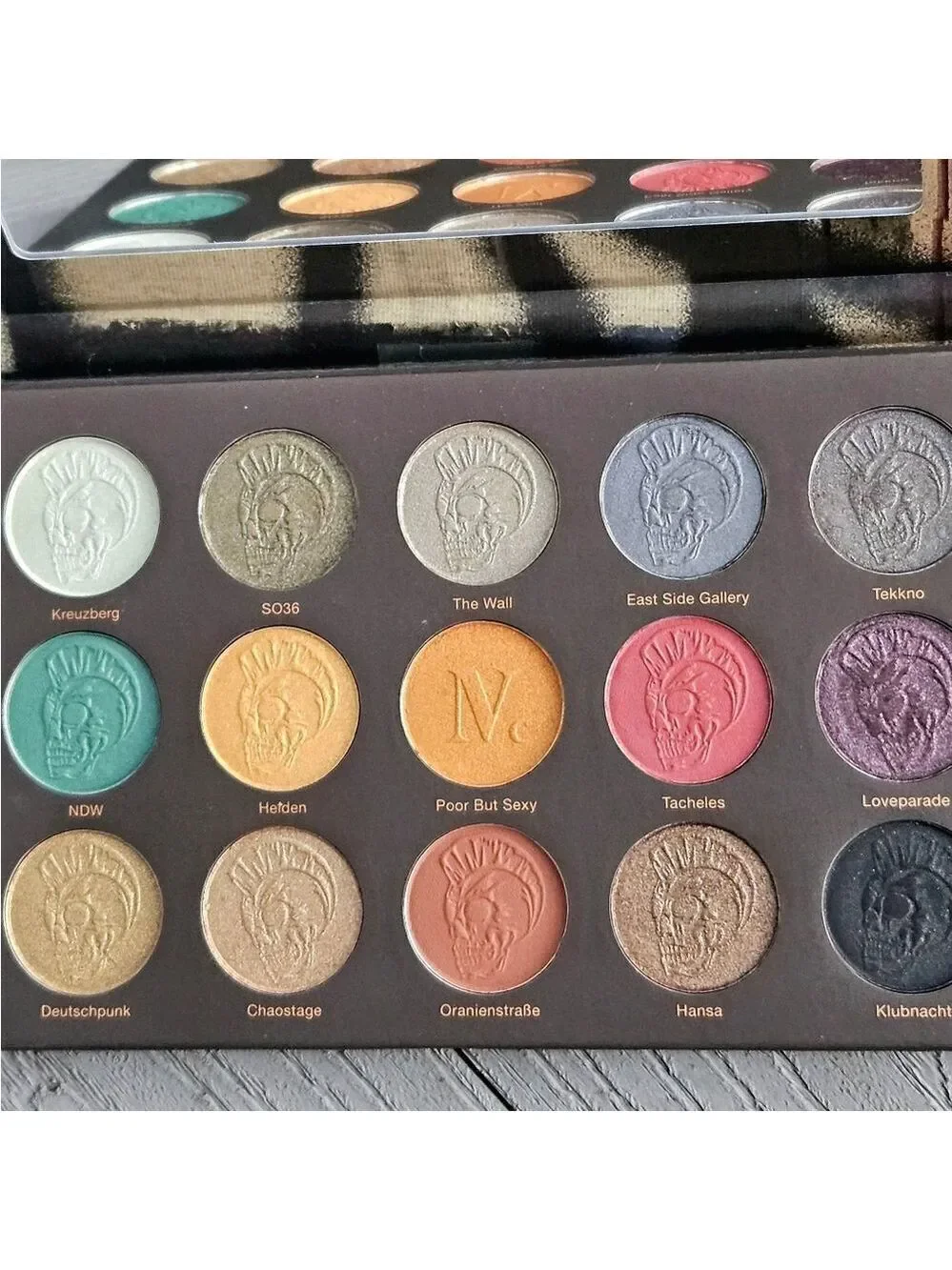 NOMAD COSMETICS x BERLIN UNDERGROUND LIMITED EDITION EYESHADOW PALETTE